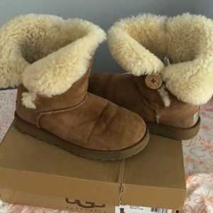 Bailey button uggs